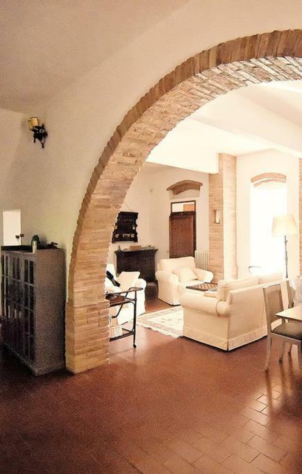 Stunning Country House Overlooking Tuscany Hills Lorenzana Экстерьер фото